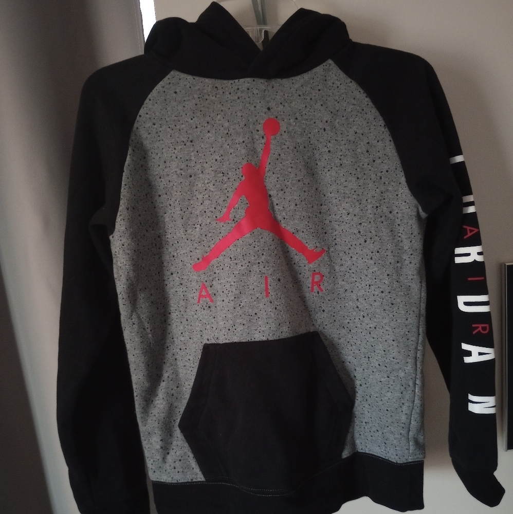 Boys Jordan Hoodie - size Large